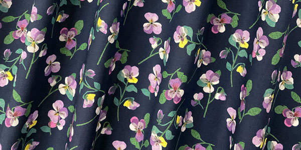 リバティプリント 2025年秋冬 ディケイズ・イン・ブルーム タナローン生地 （3柄/7点）の販売を開始しました。